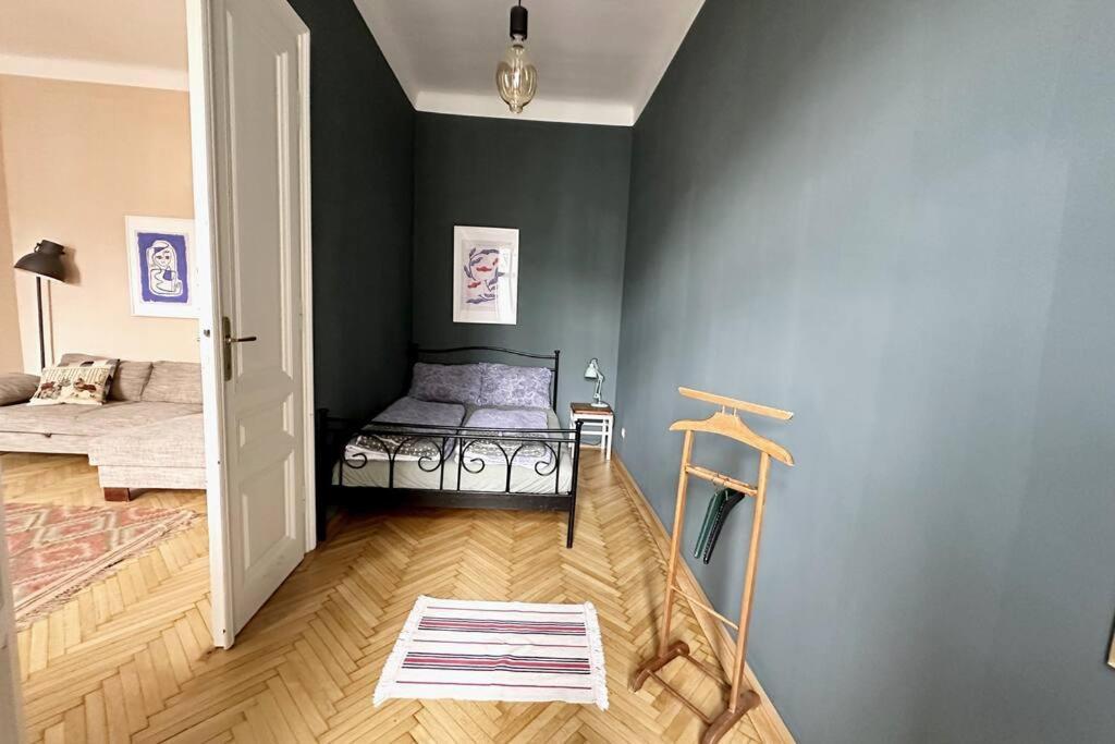 Ruhige & Grosse Altbauwohnung 7Min Zum Zentrum Виена Екстериор снимка