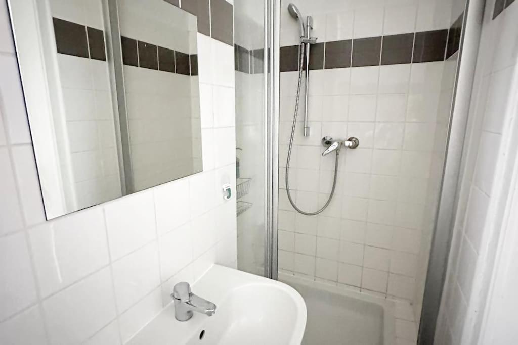 Ruhige & Grosse Altbauwohnung 7Min Zum Zentrum Виена Екстериор снимка